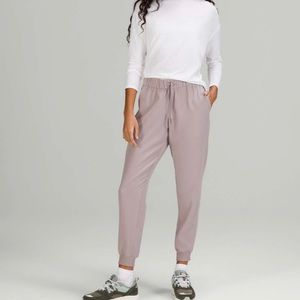 Gently Used - Lululemon On the Fly Jogger 28" *Woven - Dark Chrome - Size 8-